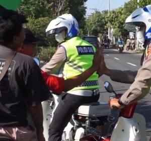 Viral…Patroli ‘Polisi Sae’ Polres Nganjuk Tuai Pujian Warganet