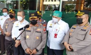 Usai Dilantik, Kapolda Jatim yang Baru Besuk Korban Tragedi Kanjuruhan di RSUD Saiful Anwar Malang
