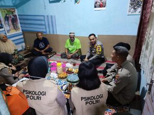 Dirlantas Polda Jatim Takziah ke Rumah Duka Korban Insiden Kanjuruhan
