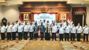 Disaksikan Gubernur Khofifah, Sahat Tua Simanjuntak Dikukuhkan Jadi Ketua LPM Jatim 2022 – 2027