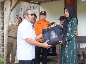 Wakil Ketua DPRD Jatim, Sahat Gercep Datangi Korban Banjir Pacitan Dan Trenggalek