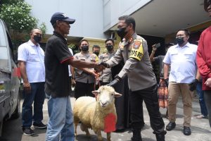 Polres Lamongan Berhasil Mengamankan 11 Pelaku Pencurian Ternak dan Motor