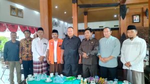Komisi D DPRD Jatim Tinjau Lokasi Banjir dan Salurkan Bantuan di Trenggalek
