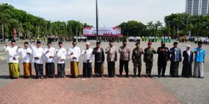 Kapolres dan Forkopimda Gresik Hadiri Peringatan Hari Santri Nasional di Halaman Kantor Bupati Gresik
