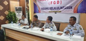 FGD Kelalulintasan, Satlantas Polres Gresik himbau Parkir demi Kamseltibcarlantas