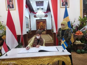 Duta Besar Swedia, Bertemu Gubernur Khofifah Bicarakan Kerjasama Transportasi Publik Ramah Lingkungan