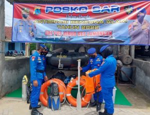 Antisipasi Bencana Satpolairud Polres Lamongan Dirikan Posko SAR
