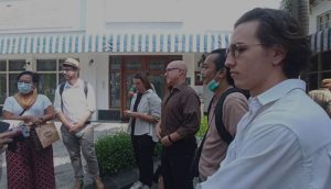 Warga Eropa ikut Main Film Soera ing Baja
