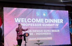 DI HADAPAN PARA PROFESOR, WALI KOTA ERI CAHYADI SAMPAIKAN PENGENTASAN KEMISKINAN DAN PENGANGGURAN DI SURABAYA LIBATKAN PERGURUAN TINGGI
