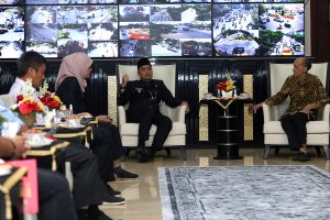 BAHAS RAPERDA BERSAMA TIM CAGAR BUDAYA, WALI KOTA ERI INGIN BANGUNAN KUNO DI SURABAYA DIKATEGORIKAN SECARA TEMATIK