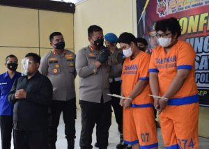 Emosi Lempar Batu dan Ambil HP Korban, Dua Pemuda Diamankan Polisi