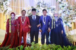 BUPATI MAS TAMAM JADI SOHIBUL HAJAT ITSBAT NIKAH, GANDENG PANGANTIN LAYAKNYA KELUARGA