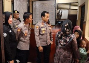 KAPOLRES SUMENEP MELAKSANAKAN PENGECEKAN DAN KONTROL RUANG PIKET JAGA TAHANAN