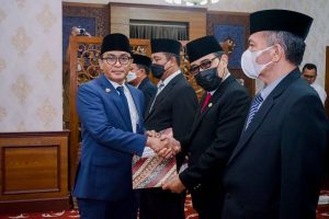 LANTIK ENAM PEJABAT, BUPATI PAMEKASAN : HATI JANGAN DIISI JABATAN
