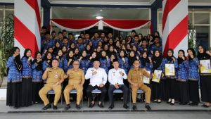 Serahkan Tanda Tamat Latsar, Bupati Sampang Dorong CPNS Memposisikan Sebagai Pelayan Masyarakat