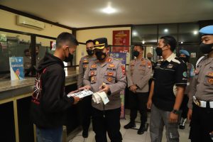 Kapolres Gresik tinjau Layanan Masyarakat di Satpas, Samsat dan SPKT Polres Gresik