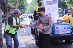 Bantu Masyarakat, Polres Kediri Rutin Gelar Jum’at Berkah
