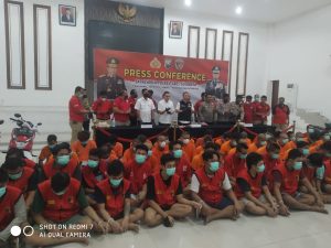 Polrestabes Beserta Jajaran Pamerkan 74 Tersangka Residivis Curanmor