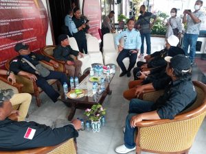 Torehkan Sejarah, Aksi Part II AMI, Hempaskan Pegawai Terbelakang