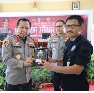 Kapolda Jatim Kunjungan Kerja dan Silaturahmi di SMA 2 Taruna Bhayangkara, Banyuwangi