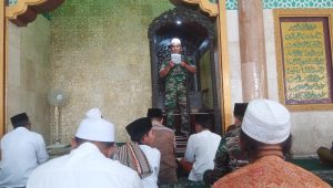 Jadi Khotib Sholat Jum’at, Dandim 0827/Sumenep : Jadilah Orang Yang Sabar dan Pandai Bersyukur