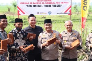 Salurkan Program Baksos SSDM Polri dan Polres Nganjuk untuk Bantu Bangun Fasilitas MCK Warga, Kapolres Nganjuk Ajak Pupuk Rasa Peduli dan Kesetiakawanan Sosial