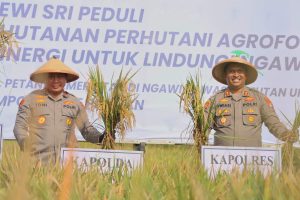 Kapolda Jatim Hadiri Panen Raya dan Tanam Bibit Alpukat Bersama Forkopimda Ngawi
