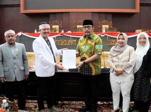 Tolak RUU Kesehatan Omnibus Law, Ratusan Tenaga Medis Wadul ke DPRD Jatim