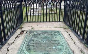 Mengenal Orang-Orang Penting di Makam Belanda Peneleh