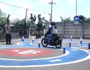 Permudah Urusan SIM, Cak Bhabin Goes To Pasar Gunung Anyar “TERTIB itu KERREN”