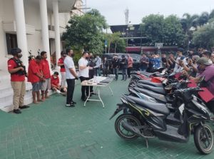 Polrestabes Surabaya Berhasil Ungkap Kasus Pencurian Motor Yang Meresahkan Masyarakat