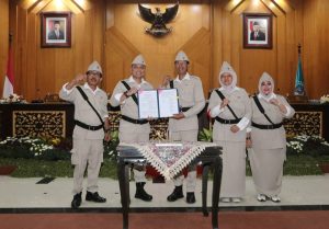 DOK! APBD SURABAYA 2023 DISAHKAN SEBESAR RP 11,2 TRILIUN TEPAT DI HARI PAHLAWAN
