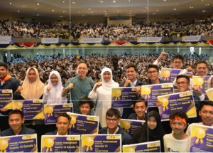 Gubernur Khofifah Apresiasi UNAIR Lolos di Peringkat 369 pada Top 500 Perguruan Tinggi Dunia