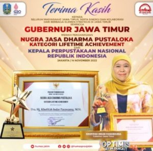 Gubernur Khofifah Terima Penghargaan Nugra Jasa Dharma Pustaloka dari Perpusnas RI