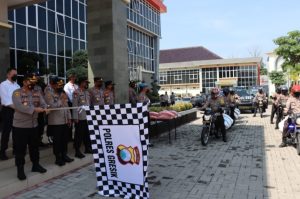 Polres Gresik Lakukan Pendistribusian Bantuan Sosial Kepada Masyarakat Desa Binaan