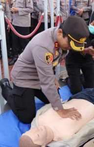 Anggota Polres Sumenep Ikuti ‘Basic Life Support’ Guna Beri Pertolongan Pertama Pada Serangan Jantung