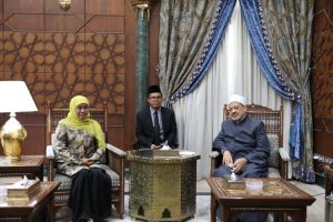 Gubernur Jatim Bertemu Grand Syeikh Al Azhar di Kairo Mesir