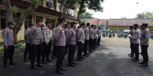 Apel Bhabinkamtibmas, Wakapolres Bangkalan Cek Kelengkapan Personil