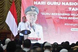 PENDIDIKAN DI SURABAYA HARUS HUMANIS, WALI KOTA ERI CAHYADI: AGAR SISWA MEMILIKI RASA HORMAT PADA GURU