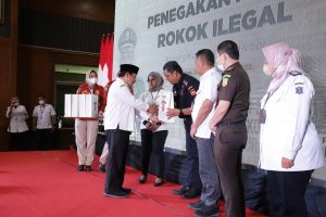 PEMKOT SURABAYA MASIFKAN OPERASI ROKOK ILEGAL, KASATPOL PP: PELANGGAR BISA DIHUKUM MAKSIMAL 5 TAHUN PENJARA