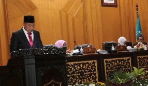 SELURUH FRAKSI DPRD SETUJUI RAPERDA APBD SURABAYA TAHUN 2023