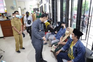 WALI KOTA ERI CAHYADI BANGGA PUSKESMAS SIDOTOPO BERUBAH TOTAL SETELAH KENA SIDAK SEBELUMNYA