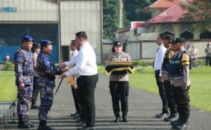 HUT ke 72 Polairud, Kapolda Jatim Berikan Penghargaan Kepada 9 Personel Berprestasi