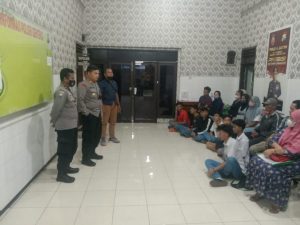 Bahaya Miras, Polsek Genteng Bersama 3 Pilar Beri Imbauan Kepada Pelajar