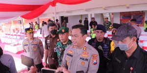 Kapolres Kediri Pimpin Apel Pergeseran Pasukan Pengamanan Pilkades Serentak di Wilayah Kabupaten Kediri