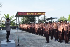 Terkait Gangster, Polisi Memberikan Penyuluhan di SMA Negeri 1 Dukun