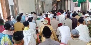 Ciptakan Situasi Kondusif, Ajak Kapolres Pamekasan Saat Giat Safari Jum’at