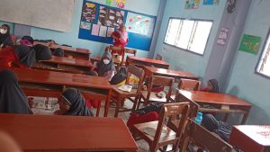 Penguatan Profil Pelajar Pancasila SPEMLIBES Adakan Kerja Bakti di Sekolah
