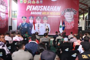 Hasil Operasi Gabungan Polres Batu, Dua Juta Rokok Ilegal Dimusnahkan