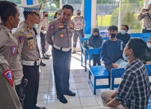 Pastikan Pelayanan SIM Tidak Ada Penyimpangan, Dirlantas Polda Jatim Inspeksi di Polres Madiun